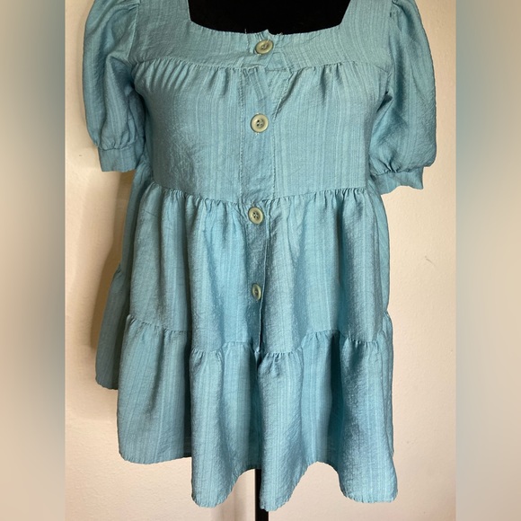 Turquoise Short Sleeve Button Up Blouse with Bubble Sleeves Size Medium - Picture 2 of 4